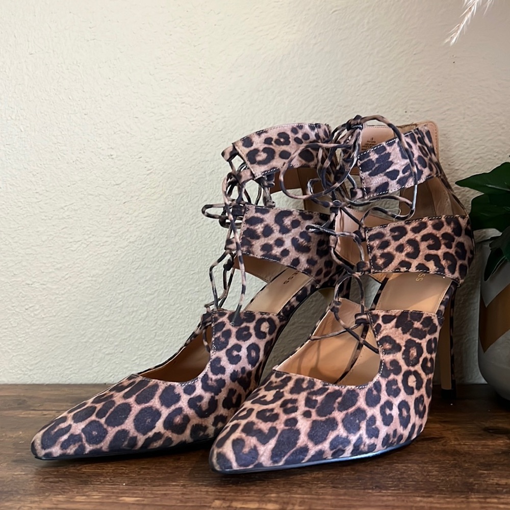 Express size 10 lace up suede leopard pumps